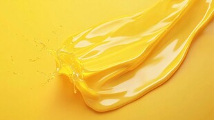 黄色液体飞溅的动感瞬间