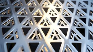 金属镂空三角几何结构图案