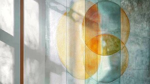 彩色玻璃圆环光影艺术