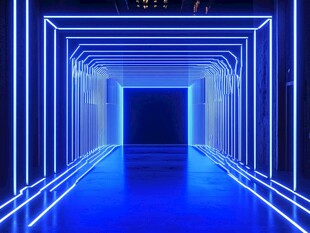 蓝色霓虹科技感通道空间