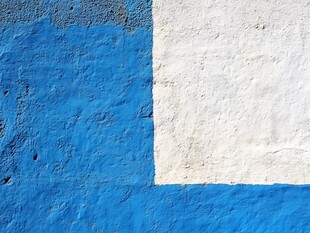 蓝白墙面纹理特写