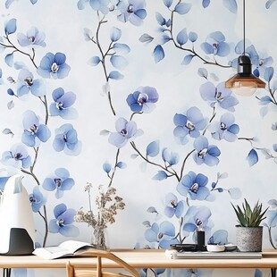 蓝花墙纸装点温馨室内角落