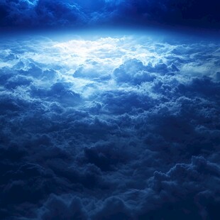 云海之上的神秘天光