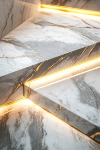 大理石台阶的精致灯光设计