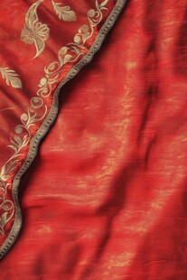 红色锦缎刺绣布料细节