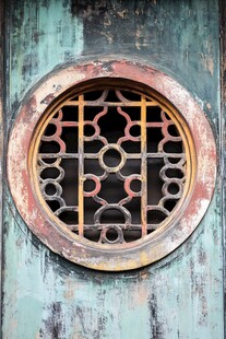 古旧中式圆窗 岁月痕迹