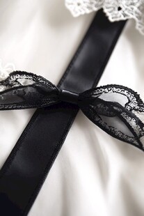 黑色蕾丝蝴蝶结精致细节