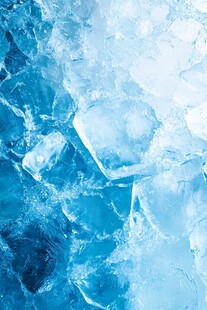 晶莹剔透的蓝色冰块纹理
