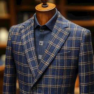 蓝色格纹男士西装展示