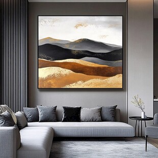 现代客厅中的抽象山水挂画