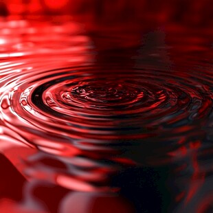 红色水面涟漪特写