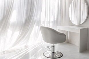 简约白色系梳妆空间一角