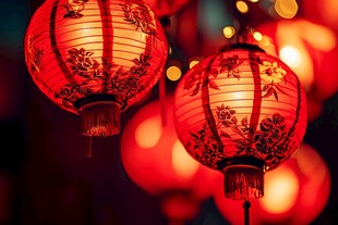 红灯笼映出浓浓节日氛围