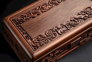 雕花木质盒 精致工艺尽显