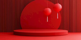 红色舞台与悬挂灯笼场景