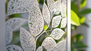 白色树叶镂空艺术装饰