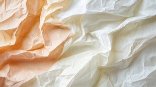 褶皱彩纸纹理特写