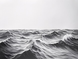 黑白海浪涌动的壮阔景象