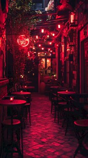 红色灯光下的浪漫露天酒吧