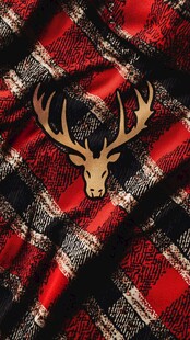 红黑格子布上的鹿头图案