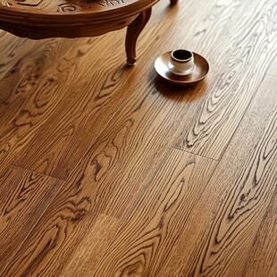 木质地板上的温馨咖啡时光