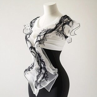 黑白印花别致披肩式上衣