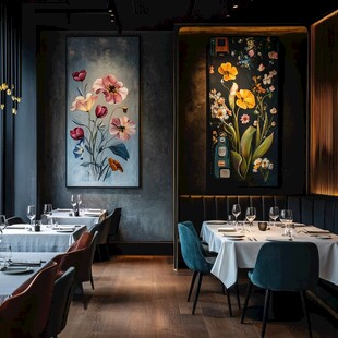 艺术花卉装点的优雅餐厅