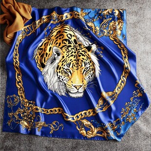 豹纹金链装饰奢华丝巾