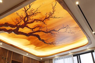 中式天花板上的精美梅花图