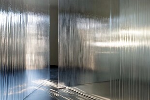 金属质感线条艺术空间