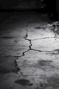 地面裂缝特写