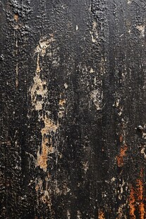 斑驳老旧的金属墙面纹理