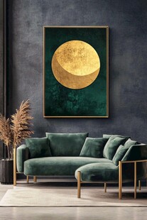 墨绿色客厅配金色圆形挂画