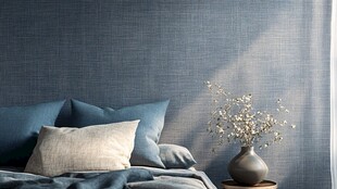 静谧卧室一角的温馨景致