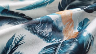 蓝白叶纹布料细节展示