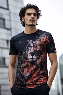 男士穿个性狮子印花T恤