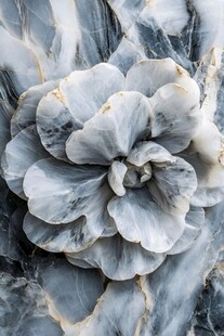 大理石雕刻花朵艺术之美