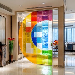 彩色玻璃隔断装点现代客厅