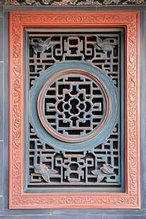 中式雕花窗棂古韵十足