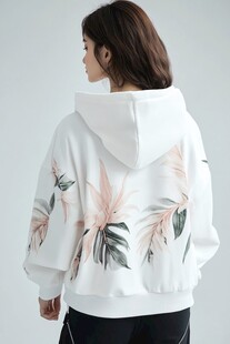 印花连帽卫衣女士背影