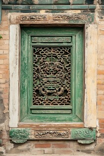 古朴中式雕花绿窗