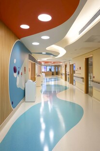 医院走廊 多彩温馨的空间