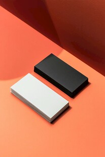 双色长方体展示简洁几何美