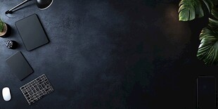 简约深色桌面办公用品布置