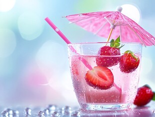 草莓气泡饮 夏日清新滋味