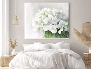 卧室中的白色绣球花挂画