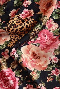豹纹花卉交织时尚面料