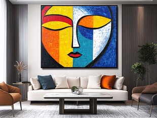 现代客厅中的抽象艺术挂画