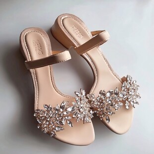 金色水钻装饰女士高跟凉拖