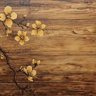 木质背景上的黄色花卉图案